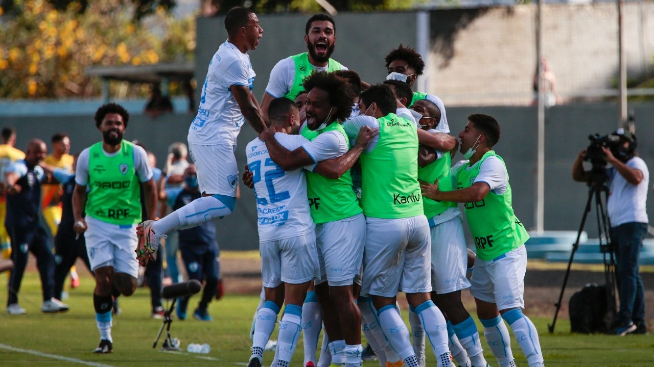 Tubarão pode fazer a festa.