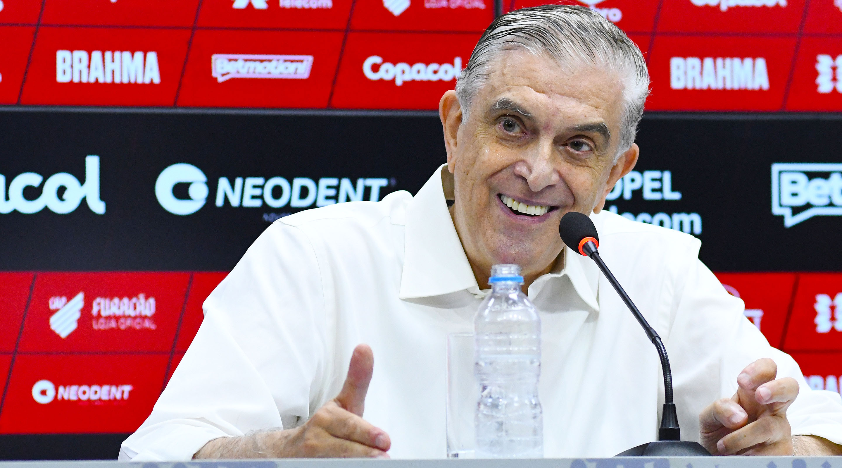 Petraglia, presidente do Athletico