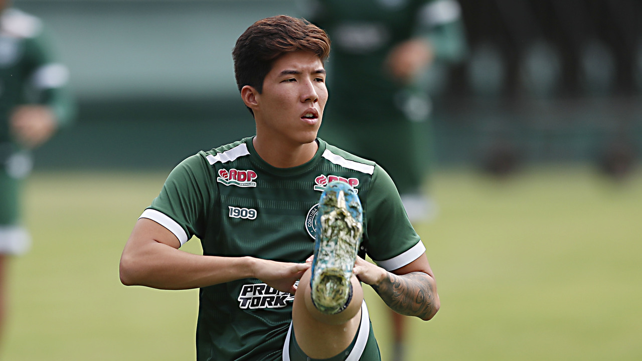 Kazu em treino do Coritiba Kazu em treino do Coritiba