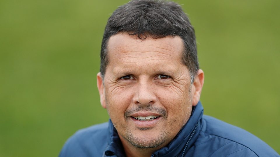 Operário anuncia Claudinei Oliveira como novo técnico