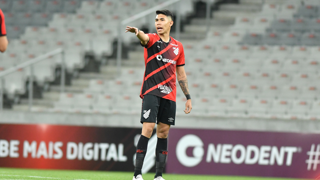 Nico Hernández está no Furacão desde agosto de 2021 Nico Hernández está no Furacão desde agosto de 2021