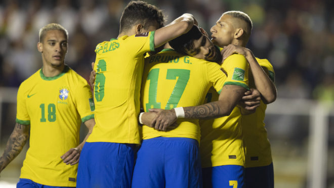 Brasil continua l&iacute;der do ranking da Fifa; Argentina ultrapassa Fran&ccedil;a