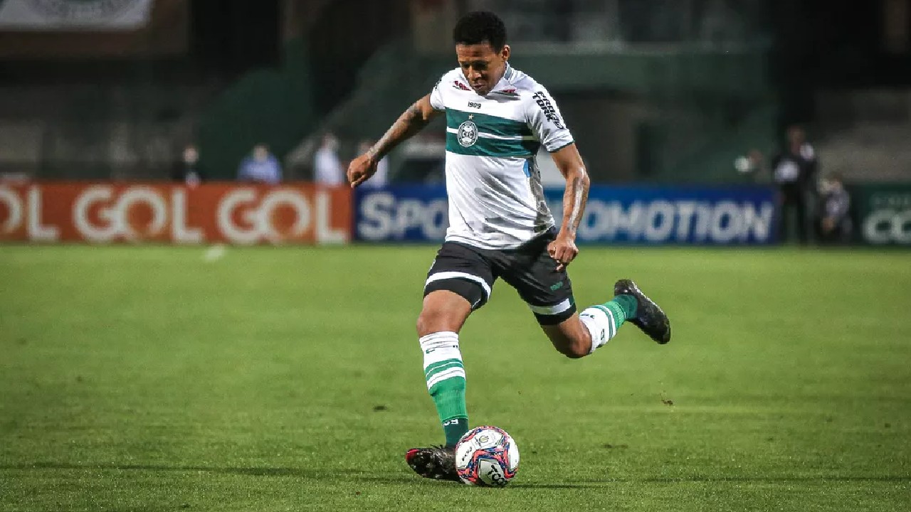 Gustavo Bochecha em ação pelo Coritiba Gustavo Bochecha em ação pelo Coritiba