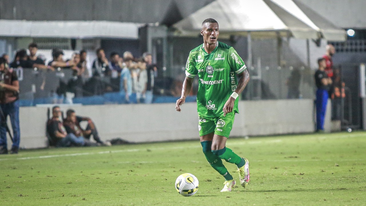 Matheus Alexandre em ação em Santos x Coritiba Matheus Alexandre em ação em Santos x Coritiba