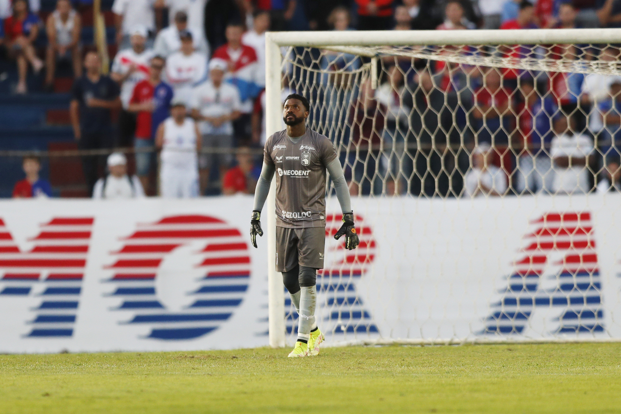 Goleiro Felipe tem sido fundamental no sistema defensivo Goleiro Felipe tem sido fundamental no sistema defensivo