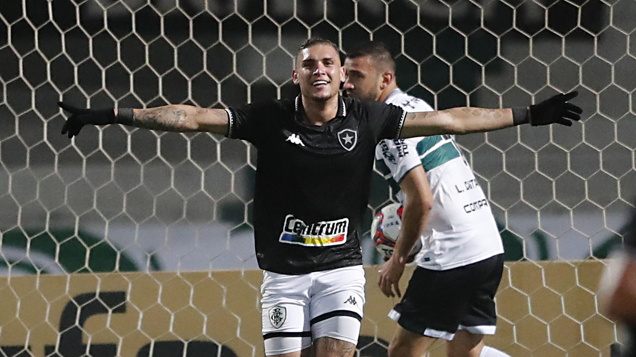 Rafael Navarro, do Botafogo, comemora gol no Coritiiba Rafael Navarro, do Botafogo, comemora gol no Coritiiba