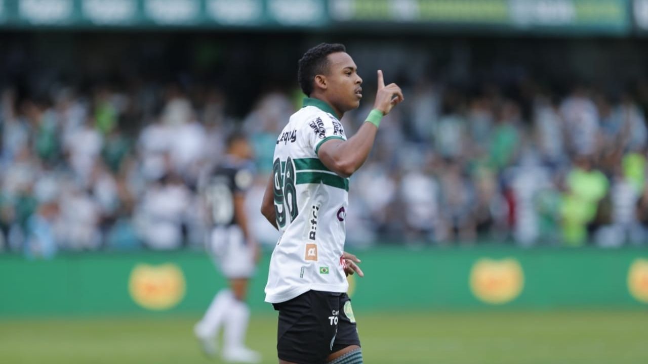 Igor Paixão comemora gol pelo Coritiba Igor Paixão comemora gol pelo Coritiba