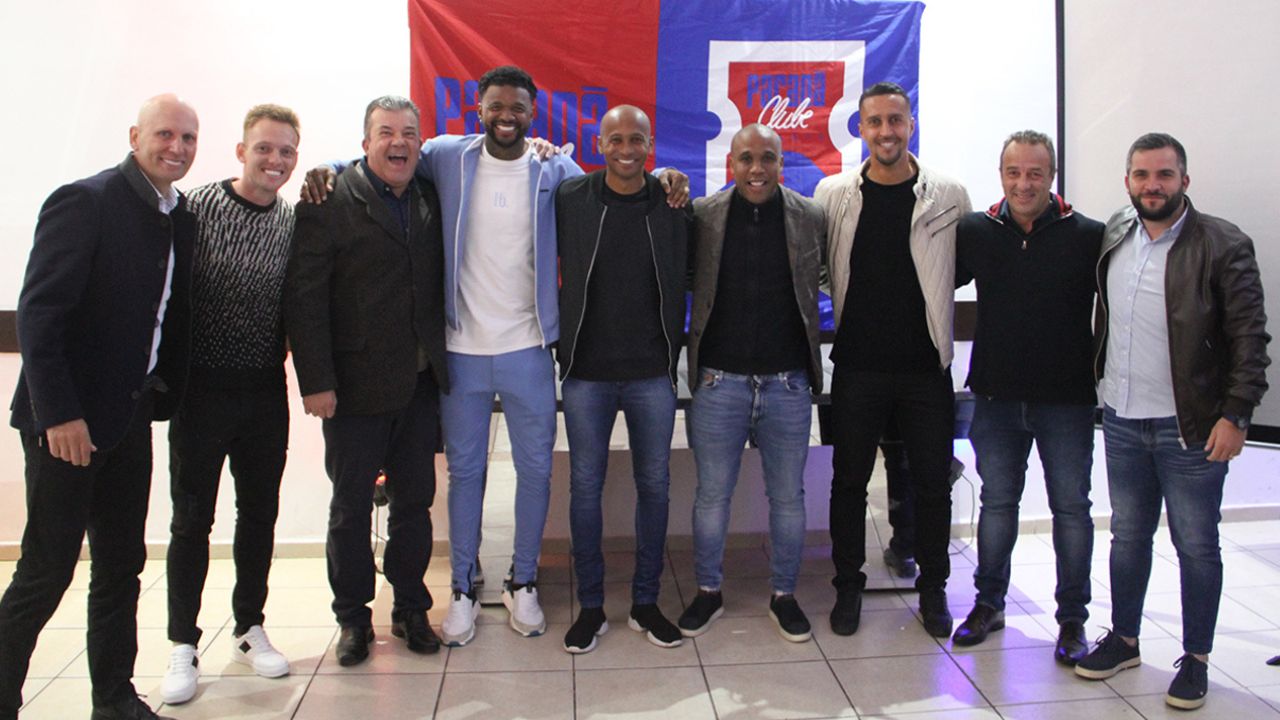 Borges, técnico Omar Feitosa, Luiz Alberto e atletas do Paraná em jantar Borges, técnico Omar Feitosa, Luiz Alberto e atletas do Paraná em jantar