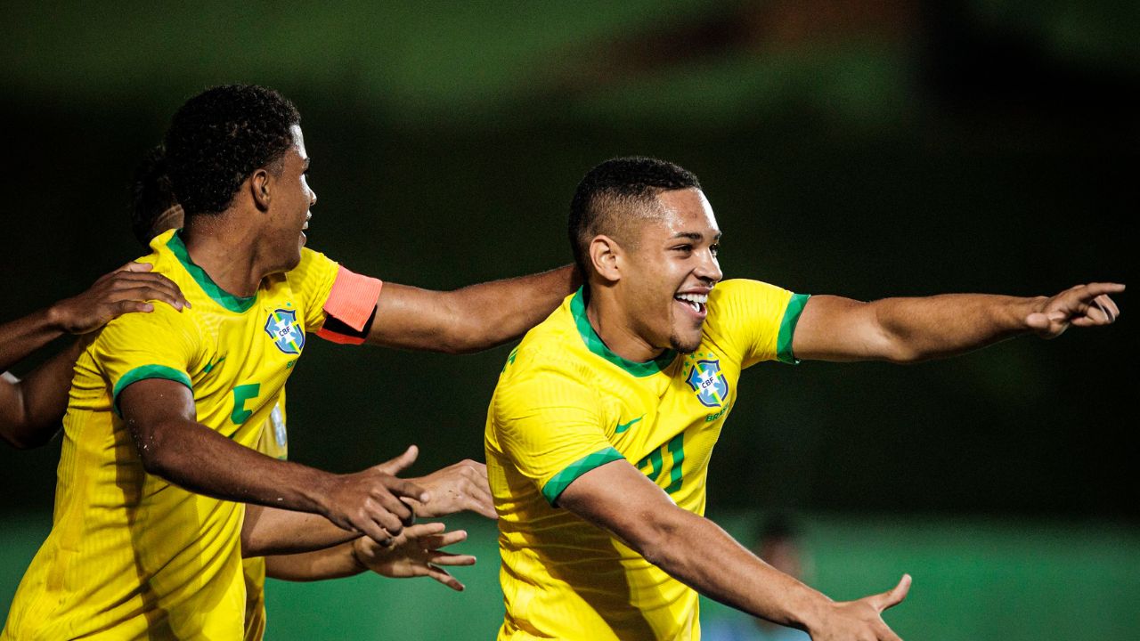 Vitor Roque fez um dos gols da seleção brasileira sub-20 Vitor Roque fez um dos gols da seleção brasileira sub-20