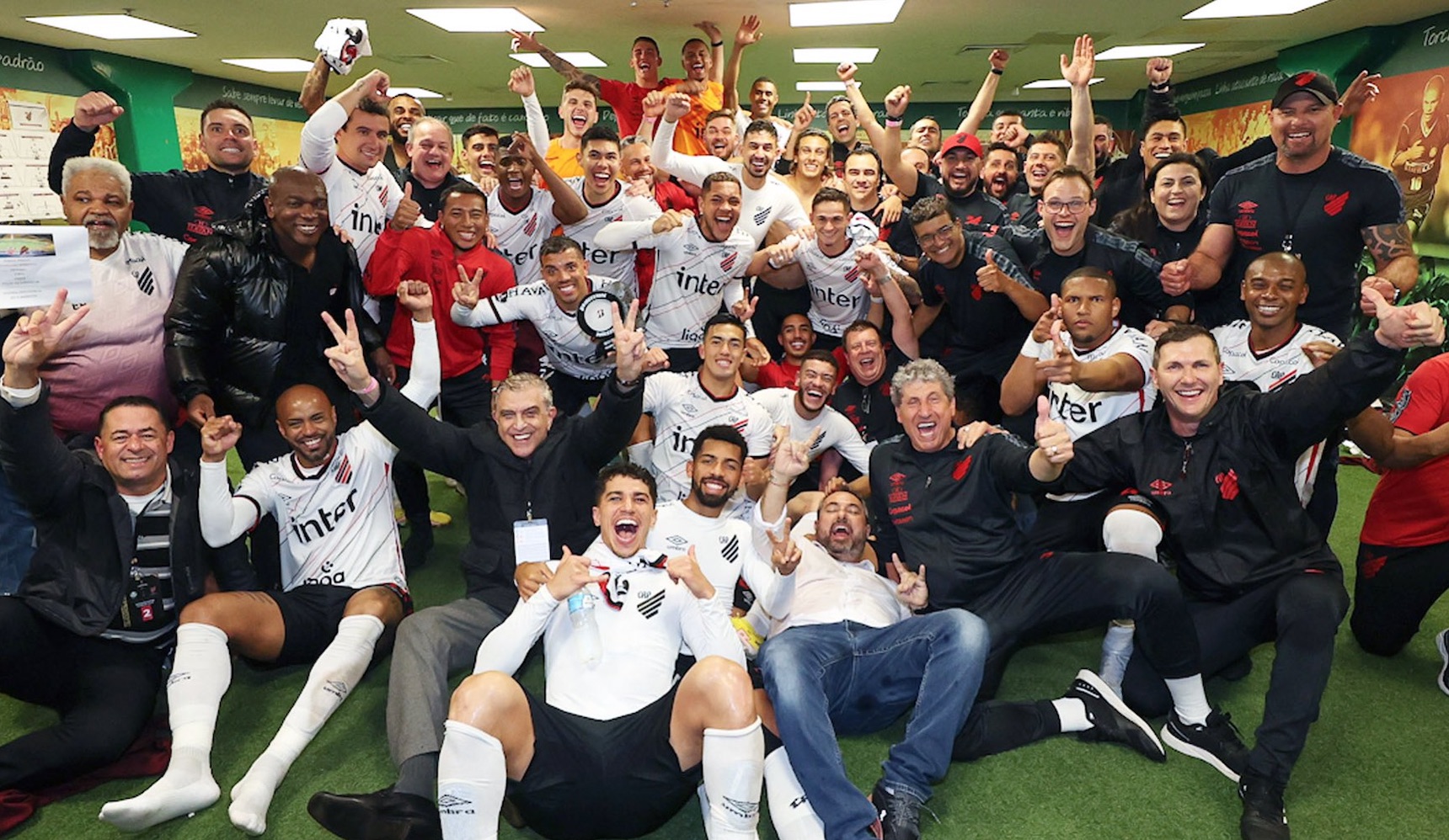 Athletico está na final da Libertadores após 17 anos.