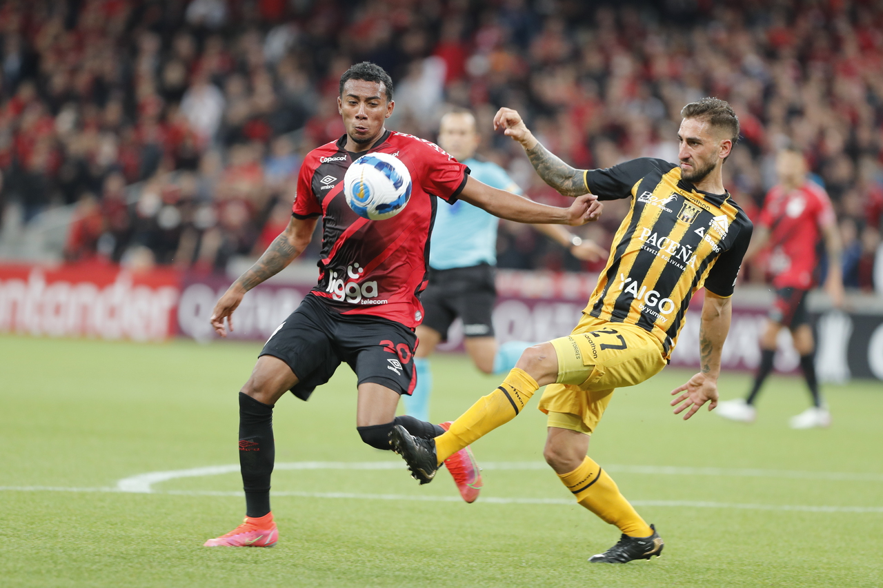 Bryan García tem sido pouco aproveitado no Athletico.