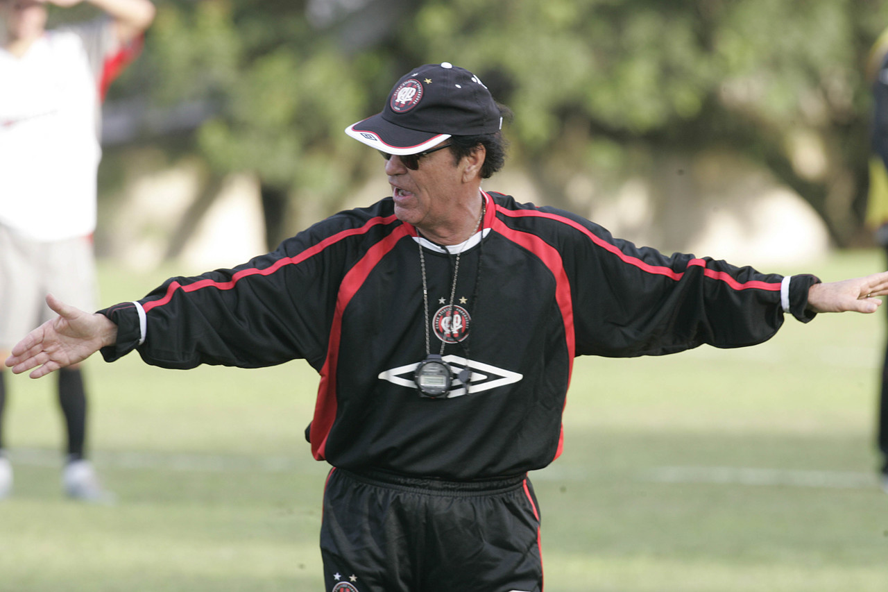 Antônio Lopes comandou o Athletico em 2005.