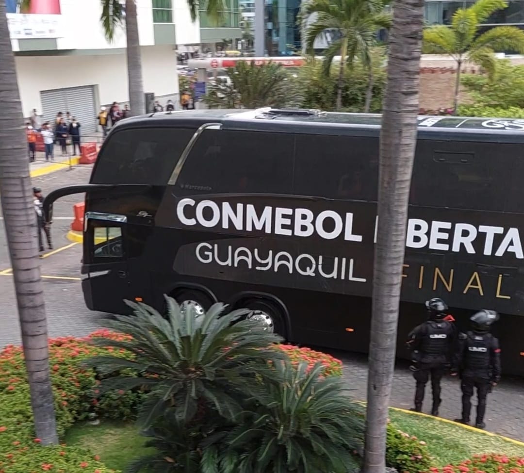 Furacão já está no Equador.