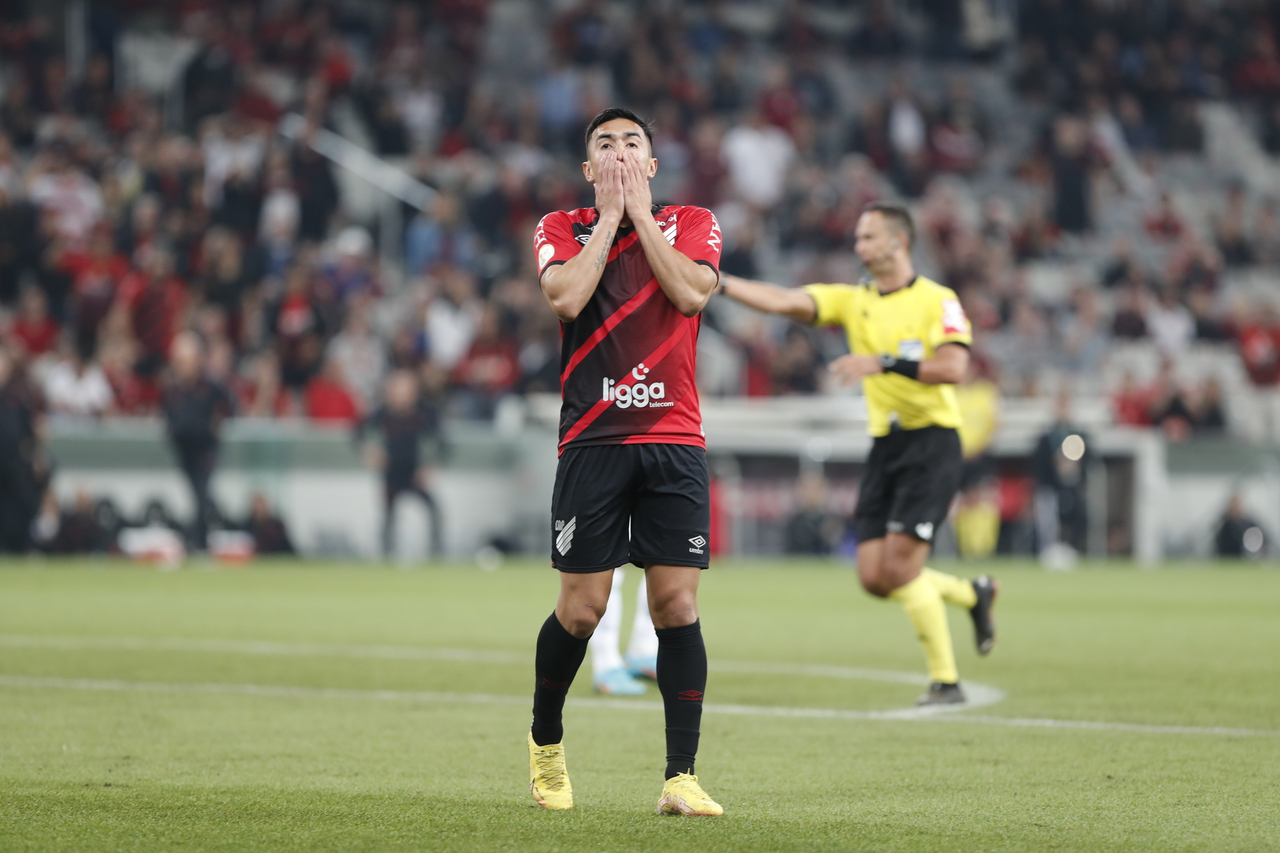 Athletico chegou ao último jogo da temporada com uma importante missão.