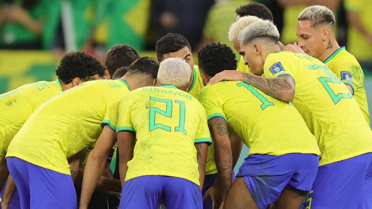 Seleção brasileira em campo.