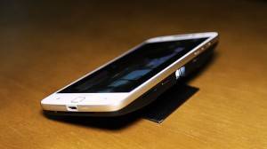 Veja o Moto Z e seus acessórios em ação
