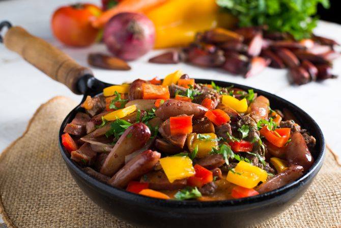 Entrevero de pinhão. (Foto: Fred Kendi/Gazeta do Povo).