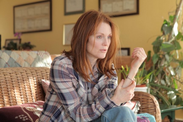 7 sintomas pouco conhecidos do Mal de Alzheimer Julianne Moore em cena de Still Alice, Para Sempre Alice.