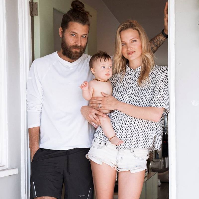 Bebê com Síndrome de Down inicia carreira de modelo Bebê com Síndrome de Down inicia carreira de modelo