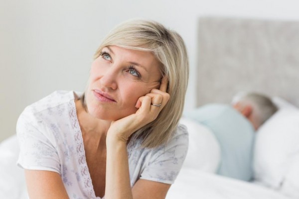 Como a menopausa causa insônia Como a menopausa causa insônia