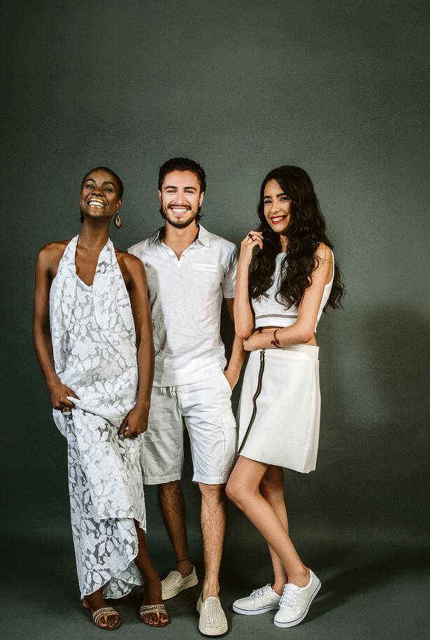 Roupas de réveillon para quem não abre mão do branco, mas quer conforto e estilo Roupas de réveillon para quem não abre mão do branco, mas quer conforto e estilo