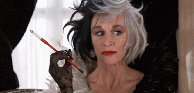 Cruela, do filme 101 Dálmatas, é um dos exemplos de uso de cigarro em filmes infantis (Foto: Reprodução)