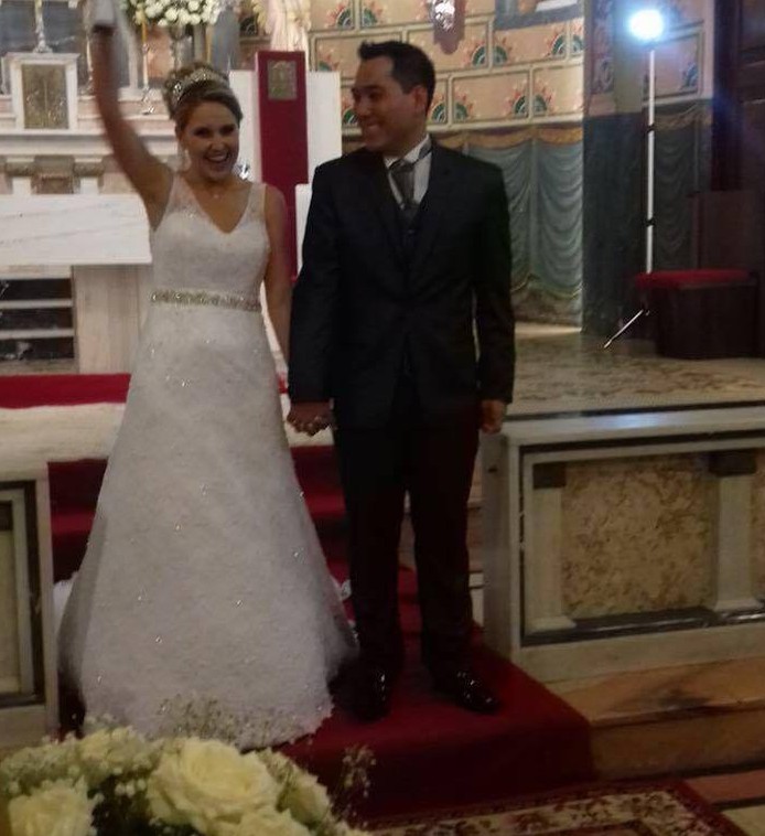 Do final de fevereiro até o começo de abril, Letícia Padilha entrou na dieta, fez exercícios físicos e atingiu o objetivo que era ficar bem no vestido (Foto: arquivo pessoal)