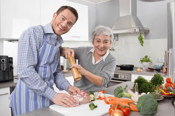A comida está sem gosto? Entenda as causas do distúrbio Na hora de temperar, cuidado redobrado sempre. Foto: Bigstock