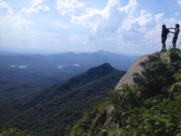 No feriado, aproveite a vista de várias maneiras, pertinho de Curitiba. Na foto, o Morro do Canal. Foto: Renata Surian