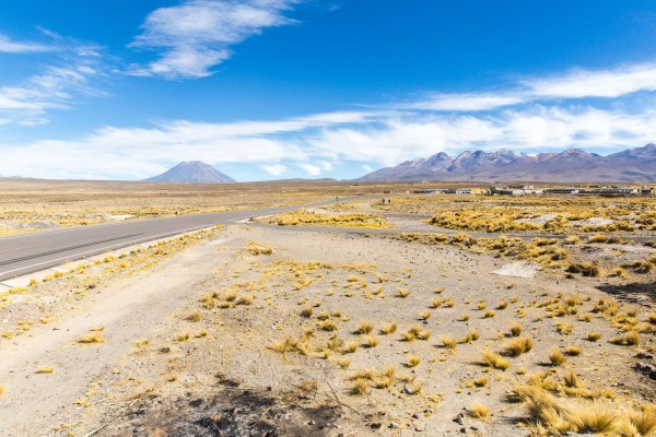 Viagem de ônibus mais longa do mundo começa no Brasil e percorre 15 mil km A estrada ao longo da Cordilheira dos Andes faz parte do trajeto. Foto: Bigstock