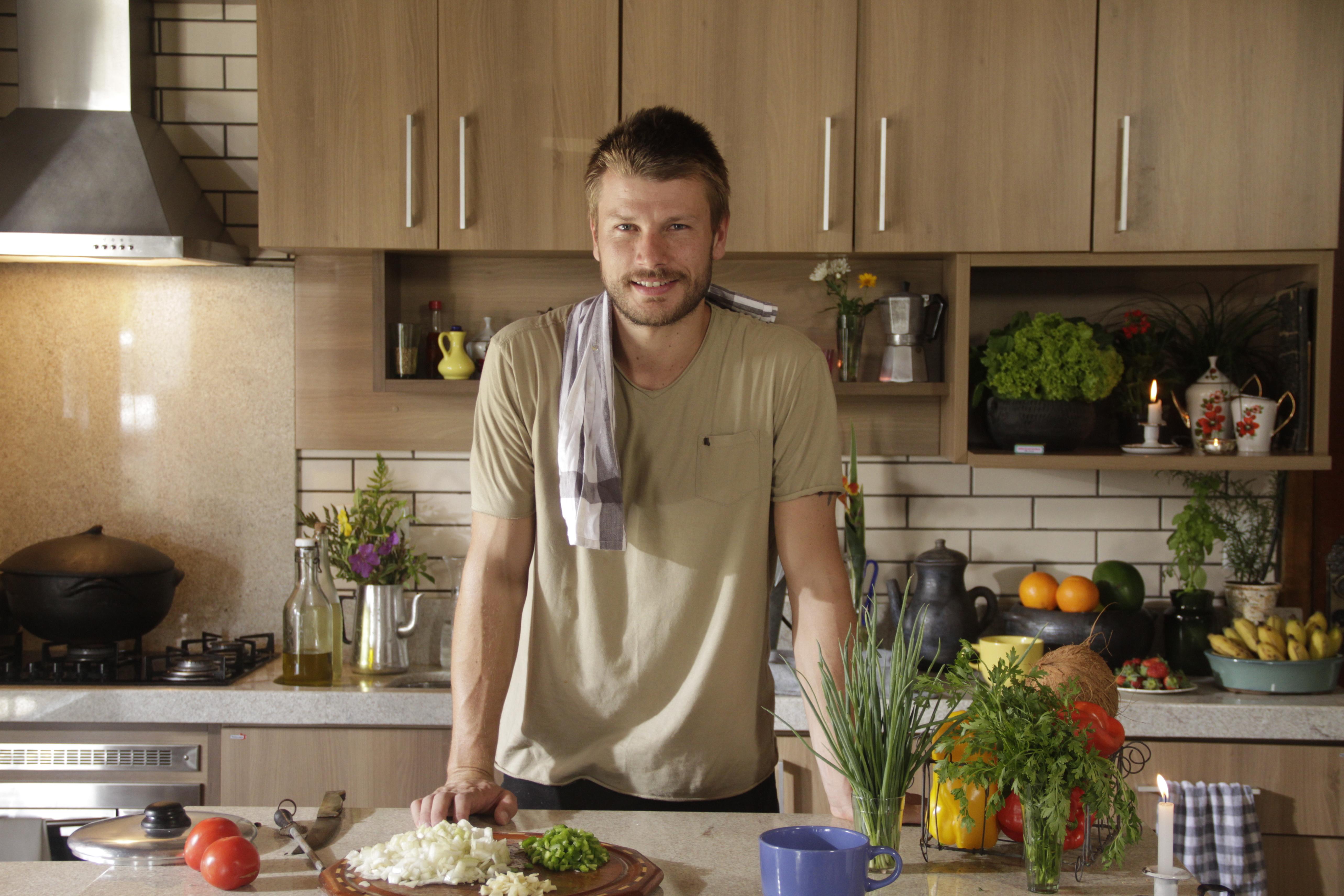O ator e apresentador terá de depor no Rio de Janeiro pela morte do filhote (Foto: reprodução)