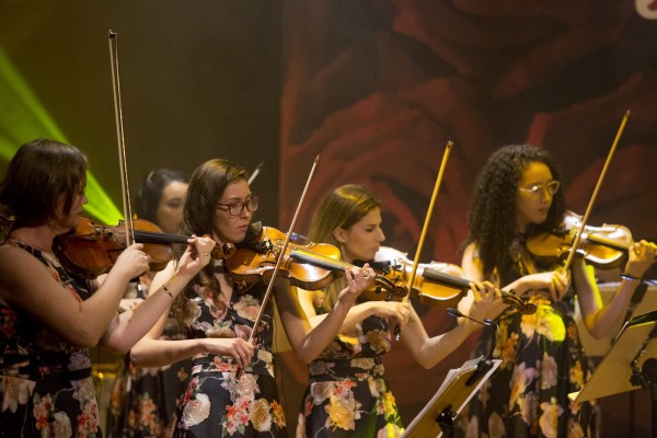 Primeira orquestra do Brasil formada apenas por mulheres é paranaense Foto: Brunno Covello / Divulgação