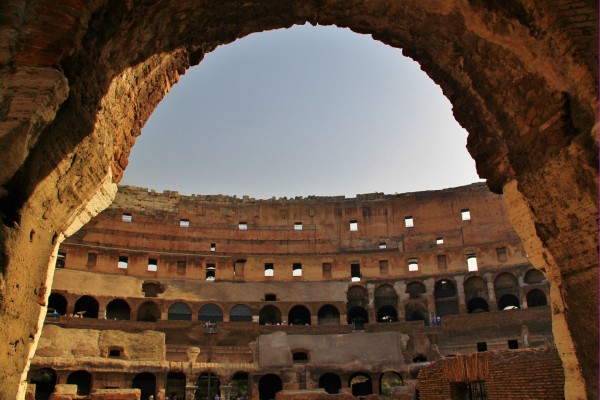 Aérea aumenta em 85% frequência de voos entre Brasil e Itália Coliseu, em Roma, na Itália,
é um dos pontos turísticos mais visitados na capital (Foto: VisualHunt)
