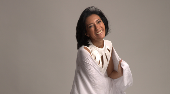 Vítima de violência doméstica, mulher perde vários dentes e recebe ajuda de ONG Projeto desenvolvido por dentistas voluntários promove implantes dentários gratuitos em mulheres vítimas de violência. Foto: Reprodução