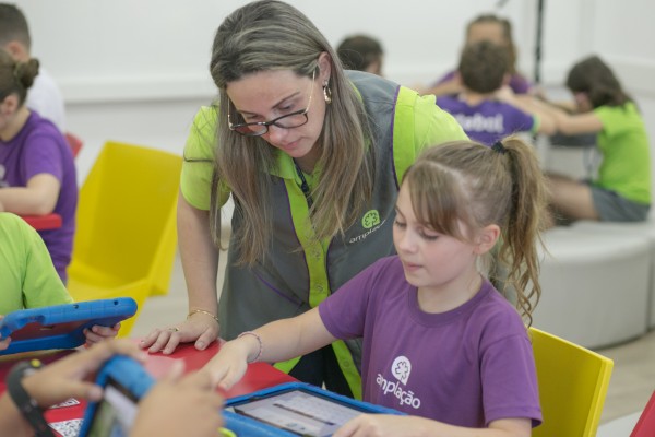 Educação do século XXI: é preciso desconstruir para construir Educação do século XXI: é preciso desconstruir para construir