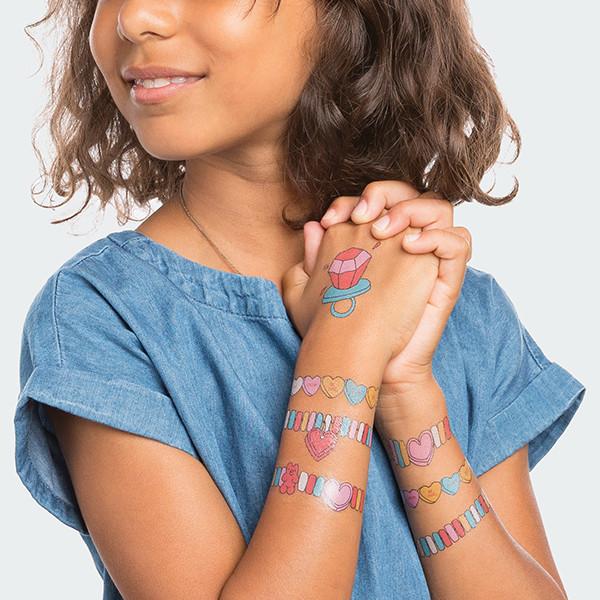 Tatuagens temporárias liberam fragrâncias na pele, como perfume de flores Tatuagens temporárias liberam fragrâncias na pele, como perfume de flores