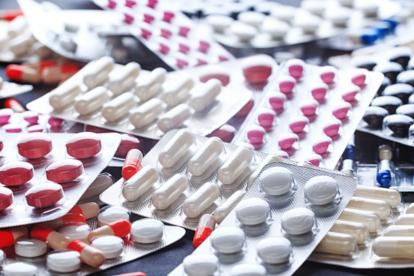 Anvisa suspende 6 medicamentos após inspeção nas fábricas estrangeiras Na tentativa de reduzir o consumo desnecessário de remédios e exames, médicos norte-americanos criaram o movimento Choosing Wisely, que lista remédios que devem ter o uso interrompido. Foto: Bigstock.