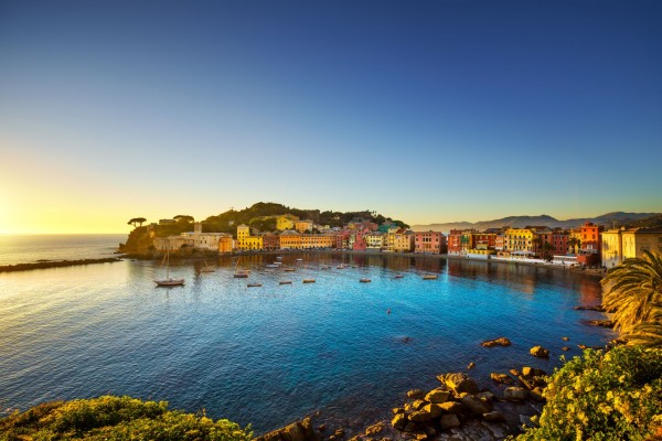 Cidades que inspiraram grandes escritores são rota de cruzeiros Sestri Levante,na Itália, cidade que inspirou Ezra Pound e Hans Christian Andersen . Foto: Divulgação