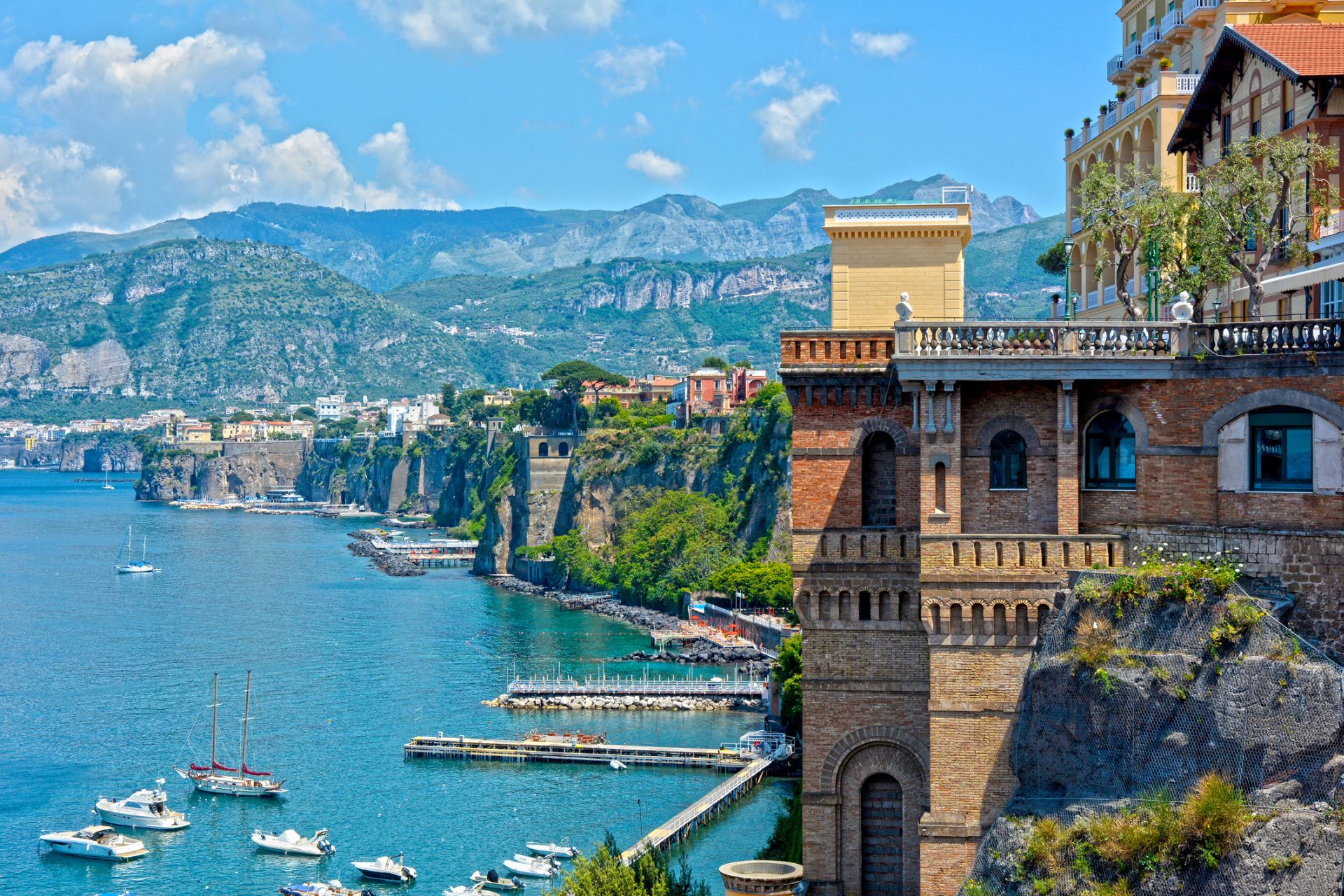 A costa de Sorrento é um dos locais que os passageiros do cruzeiro podem conhecer. Foto: Divulgação A costa de Sorrento é um dos locais que os passageiros do cruzeiro podem conhecer. Foto: Divulgação