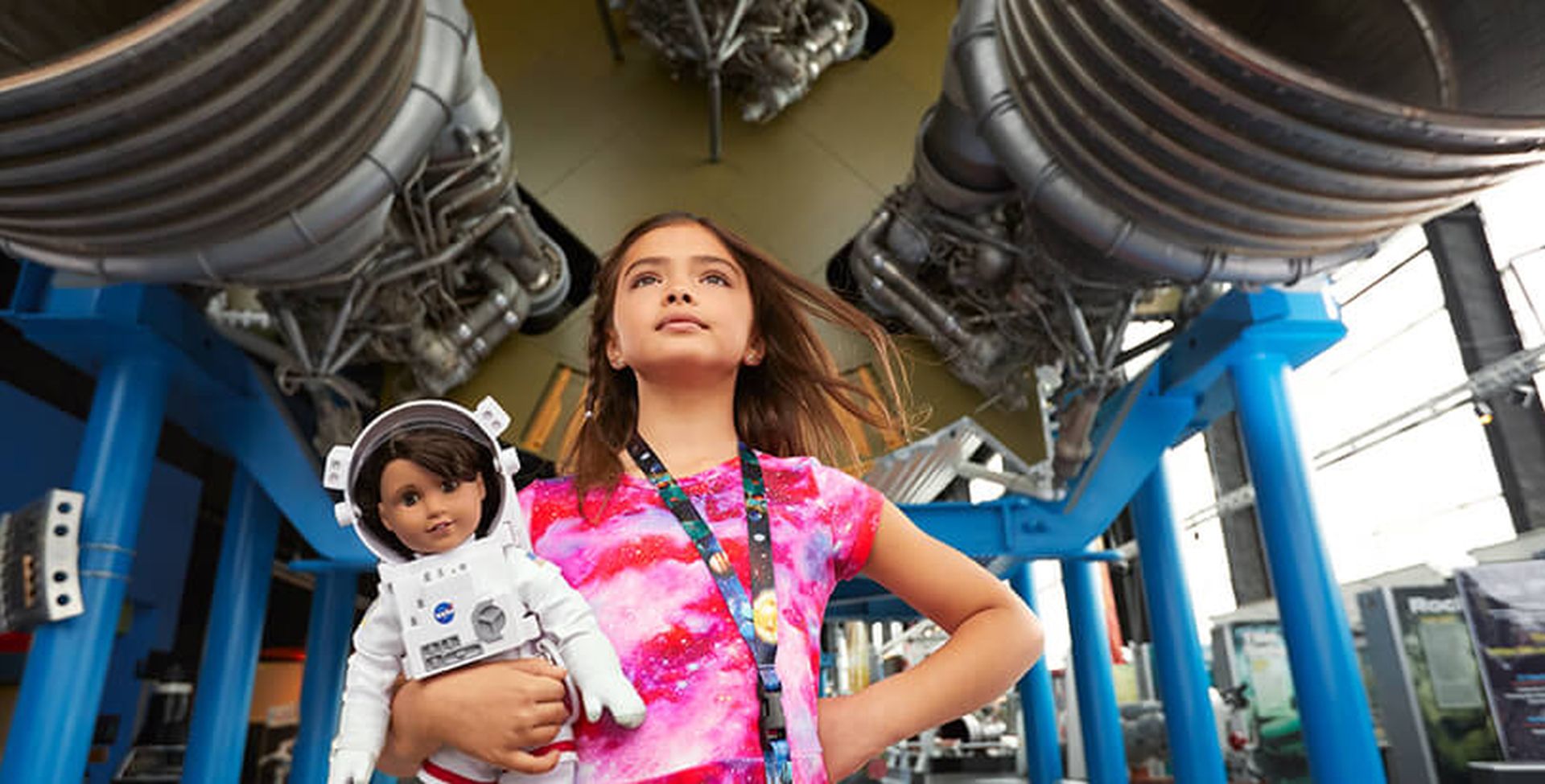 Batizada de Luciana Vega, a boneca tem assessórios de uma verdadeira astronauta e características latinas. Foto: Reprodução Batizada de Luciana Vega, a boneca tem assessórios de uma verdadeira astronauta e características latinas. Foto: Reprodução