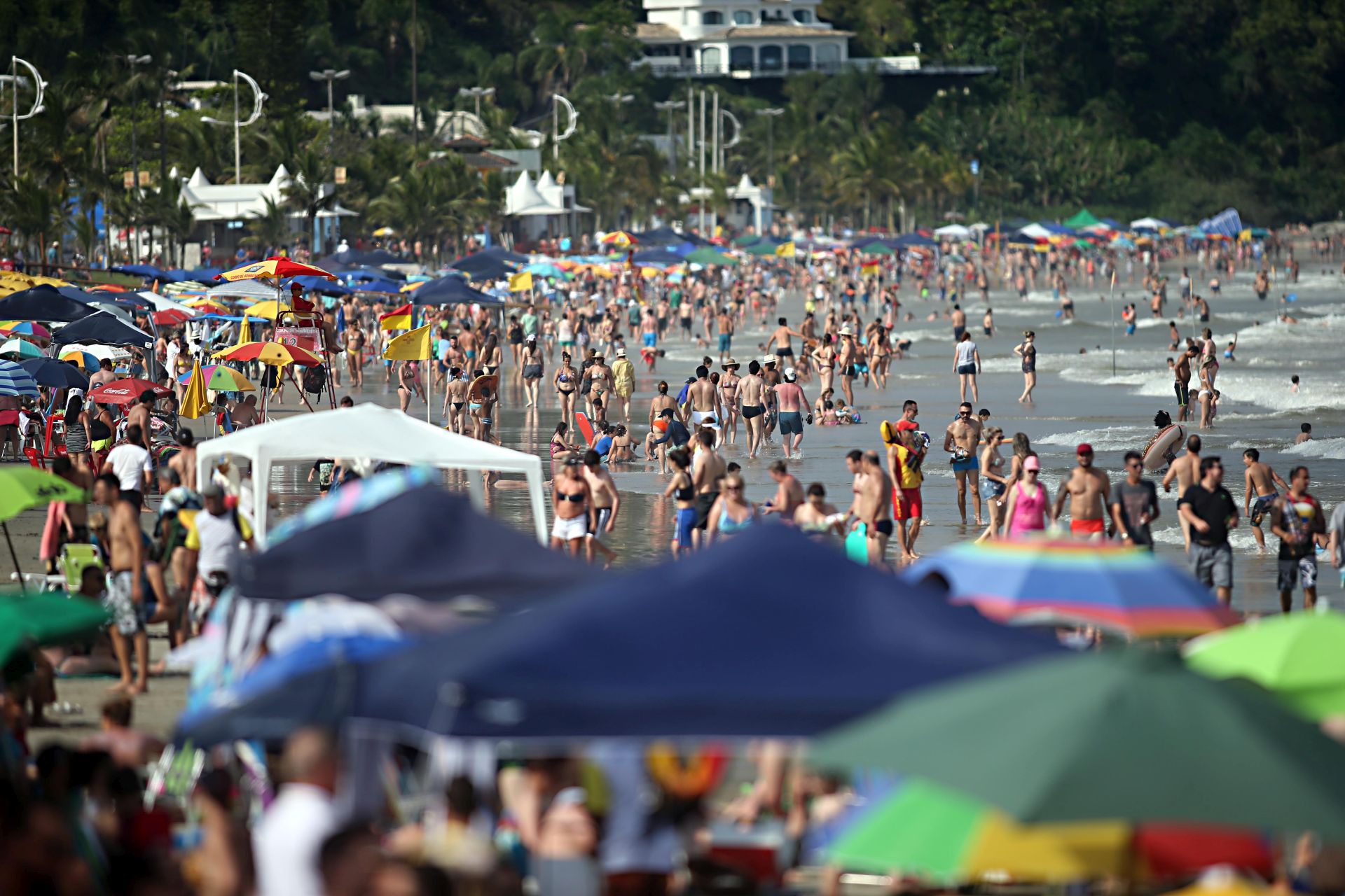 Queimaduras e intoxicações alimentares são doenças mais comuns nas temporadas de praia. Foto: Albari Rosa/Gazeta do Povo. Queimaduras e intoxicações alimentares são doenças mais comuns nas temporadas de praia. Foto: Albari Rosa/Gazeta do Povo.