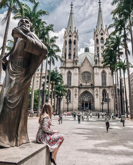 Praça da Sé, São Paulo. Fonte: @withlai Praça da Sé, São Paulo. Fonte: @withlai
