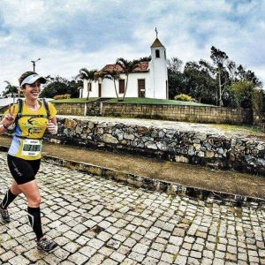 Fabiana Bragangnello Netto fez cirurgia para colocação de prótese quando tinha 37 anos e aos 42 descobriu um câncer de mama, agora já tratado. Fabiana Bragangnello Netto fez cirurgia para colocação de prótese quando tinha 37 anos e aos 42 descobriu um câncer de mama, agora já tratado.