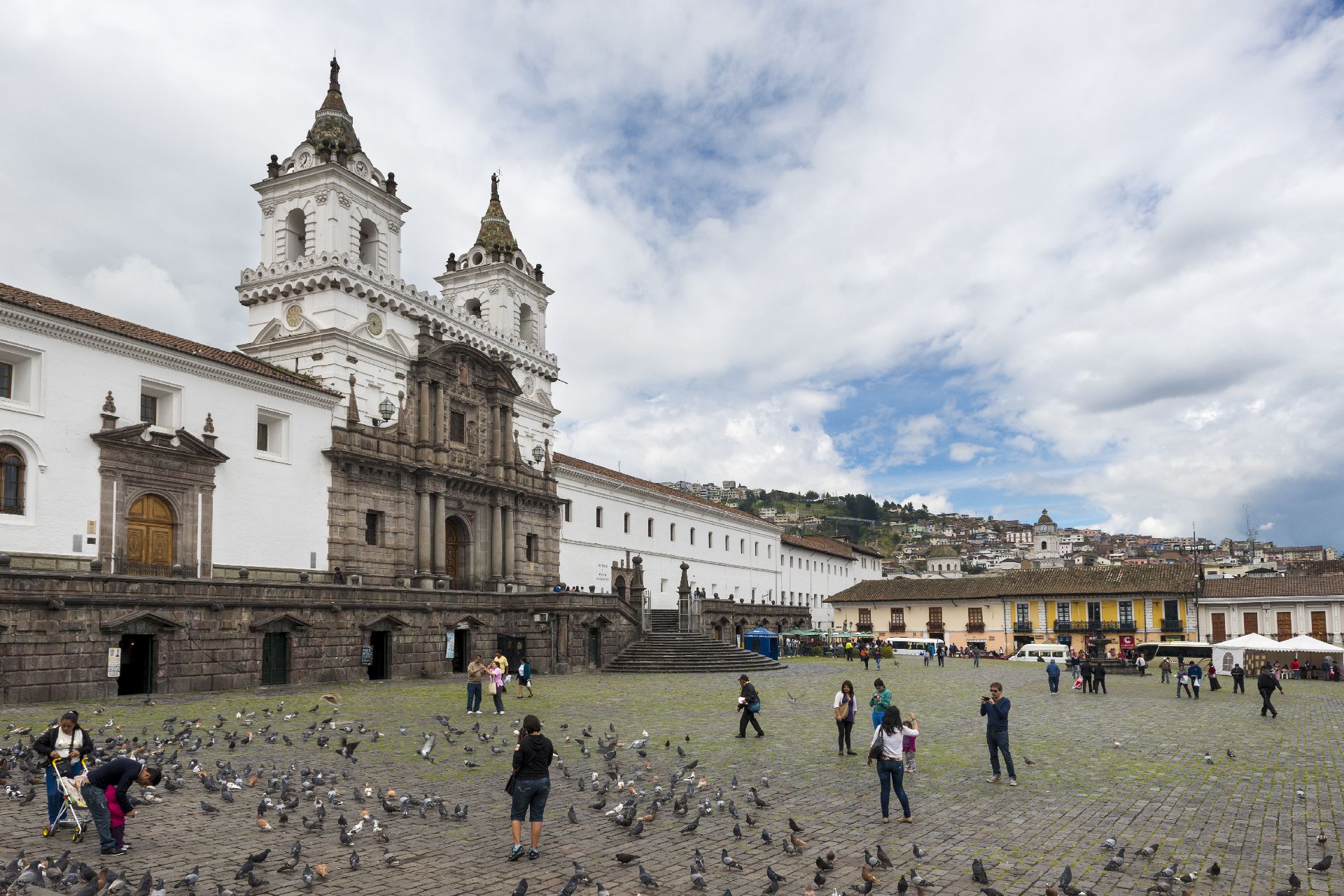 A partir de maior, quem para visitar cidades do Equador como Quito (foto) terá que apresentar o seguro viagem. Foto: Bigstock