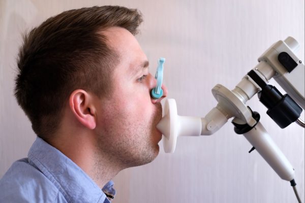 Teste do sopro, que detecta alergia, será realizado de graça em Curitiba (Foto: Bigstock)