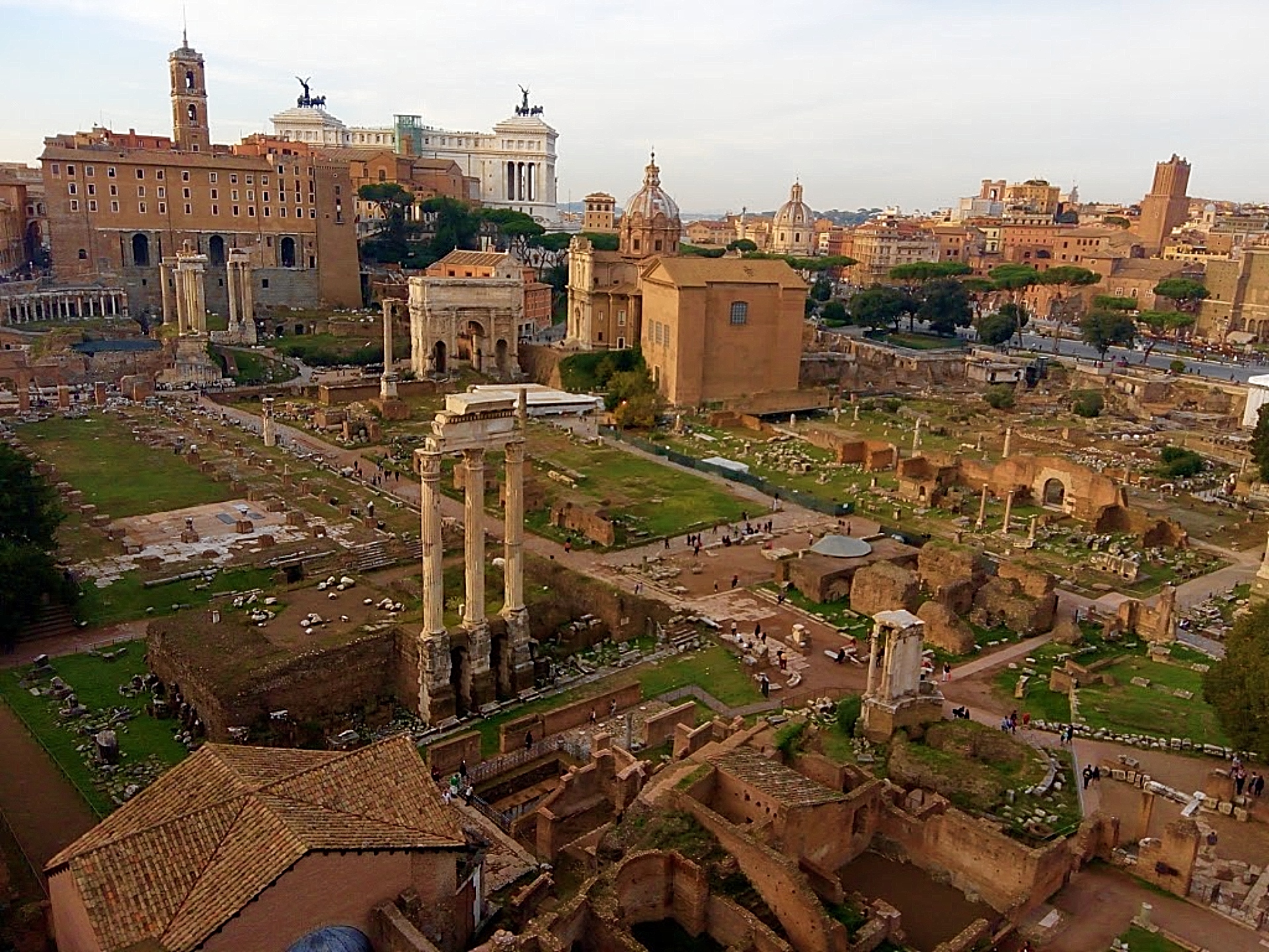 O Palatino e o Foro Romano guardam muitas ruínas da Roma Antiga. Foto: Carolina Werneck/Gazeta do Povo O Palatino e o Foro Romano guardam muitas ruínas da Roma Antiga. Foto: Carolina Werneck/Gazeta do Povo