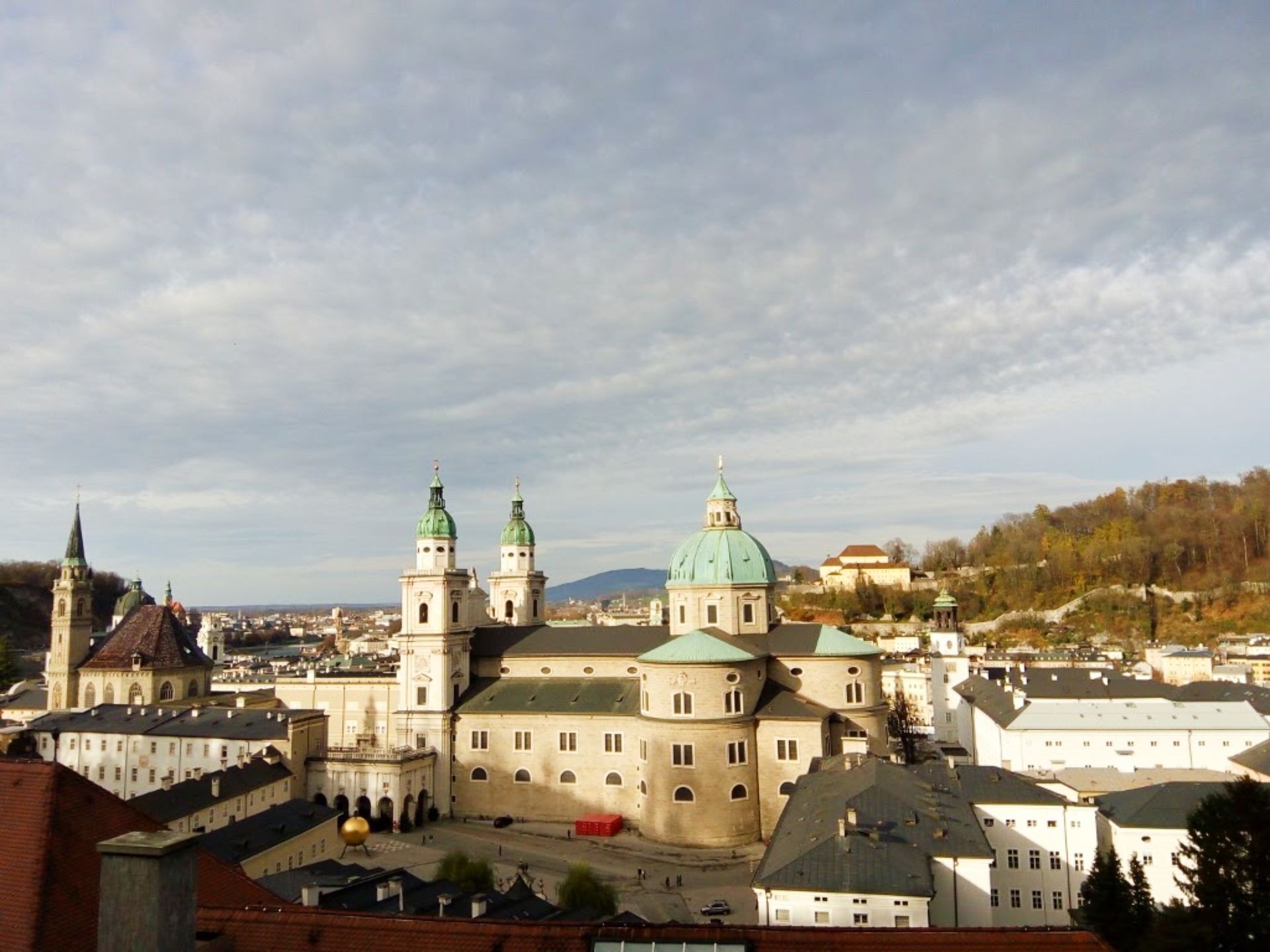 Visual durante a subida até a fortaleza de Salzburgo, na Áustria. Foto: Carolina Werneck/Gazeta do Povo Visual durante a subida até a fortaleza de Salzburgo, na Áustria. Foto: Carolina Werneck/Gazeta do Povo