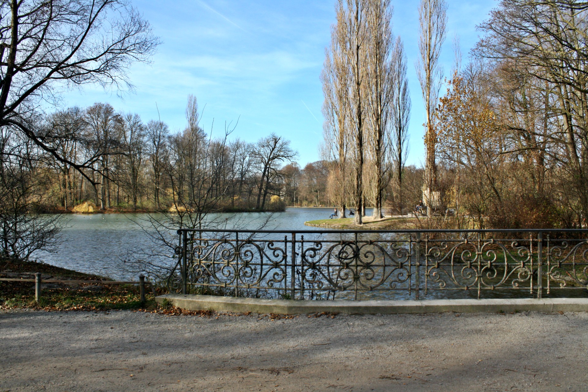 Cidades como Munique, no sul do país, atraem muitos turistas brasileiros em busca da identidade cultural alemã. Na foto, o Englischer Garten, na capital da Baviera. Foto: Carolina Werneck/Gazeta do Povo Cidades como Munique, no sul do país, atraem muitos turistas brasileiros em busca da identidade cultural alemã. Na foto, o Englischer Garten, na capital da Baviera. Foto: Carolina Werneck/Gazeta do Povo