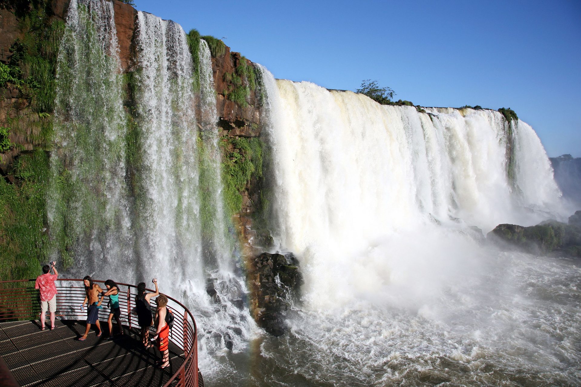 As Cataratas do Iguaçu são formadas por 275 quedas d'água. Foto: Joel Rocha/Gazeta do Povo. As Cataratas do Iguaçu são formadas por 275 quedas d'água. Foto: Joel Rocha/Gazeta do Povo.