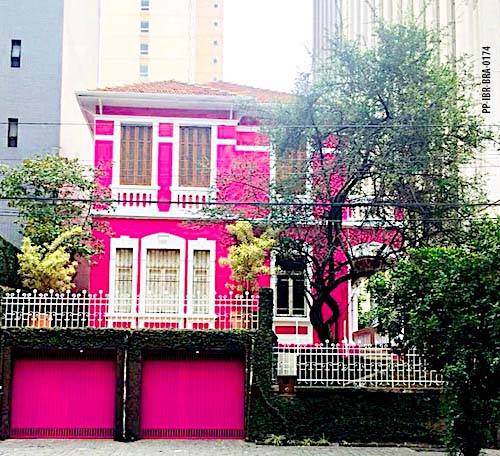 A casa na Consolação, em São Paulo, vai abrigar atividades relacionadas ao câncer de mama durante todo o mês de Outubro. Foto: Facebook/Coletivo Pink. A casa na Consolação, em São Paulo, vai abrigar atividades relacionadas ao câncer de mama durante todo o mês de Outubro. Foto: Facebook/Coletivo Pink.